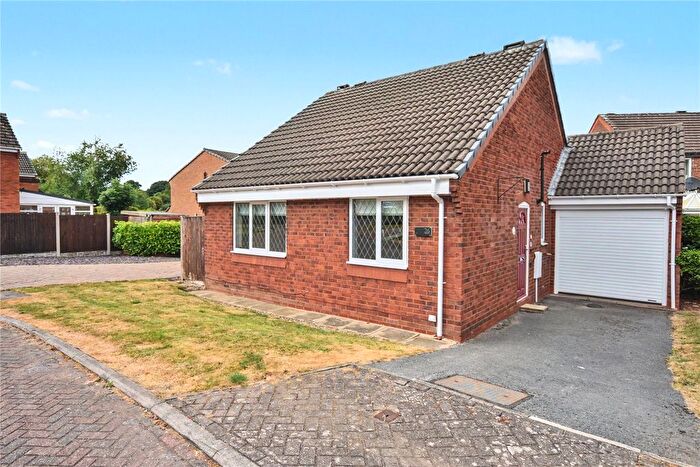 2 Bedroom Detached House For Sale In Kirkfield Drive, Leeds, West Yorkshire, LS15