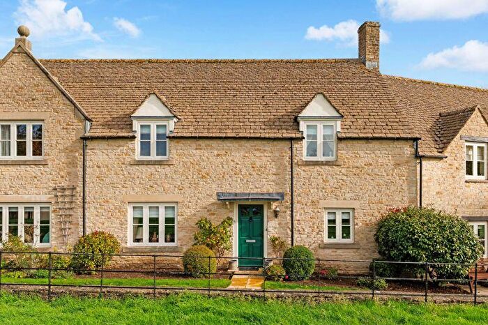 2 Bedroom Cottage For Sale In East Allcourt, Lechlade, GL7
