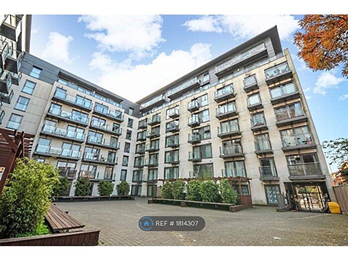 1 Bedroom Flat To Rent In High Street, Slough, SL1