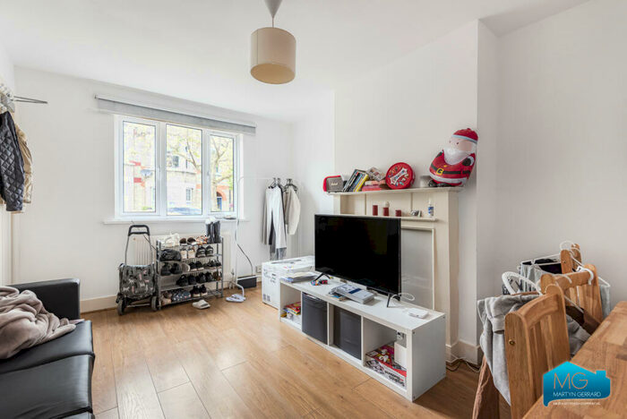 3 Bedroom Apartment To Rent In Parkgate Mansions, Leslie Road, East Finchley, N2