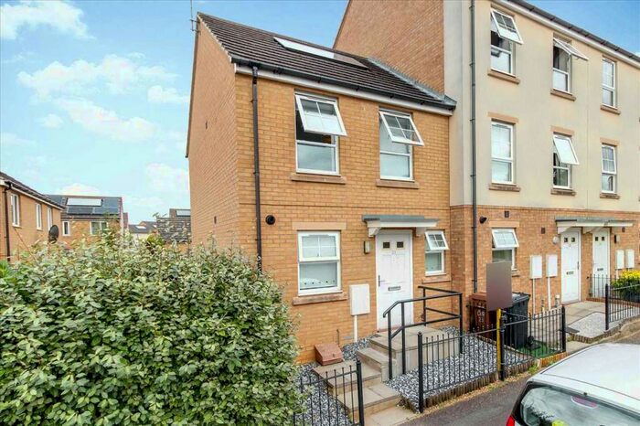 2 Bedroom End Of Terrace House To Rent In Gunnell Road, Corby, Corby, NN18