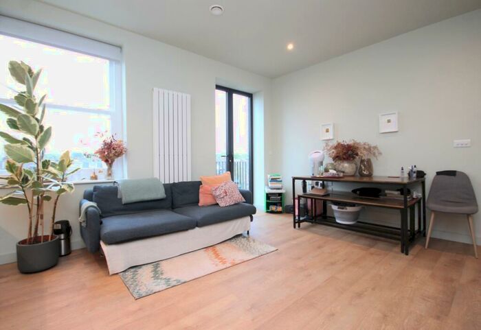 1 Bedroom Flat To Rent In Kynaston Avenue, Stoke Newington, N16