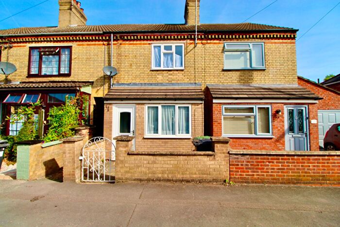 3 Bedroom Terraced House To Rent In Chapel Street, Stanground, Peterborough, PE2