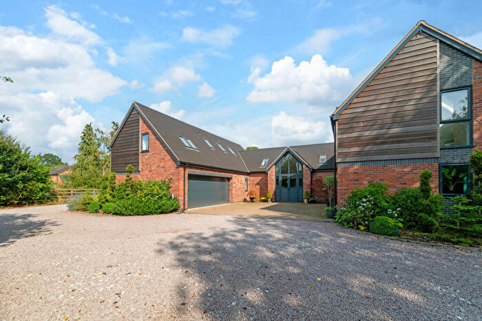 5 Bedroom Detached House For Sale In Swinford, Leicestershire, LE17