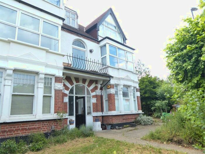 1 Bedroom Flat To Rent In South Norwood Hill, London, SE25