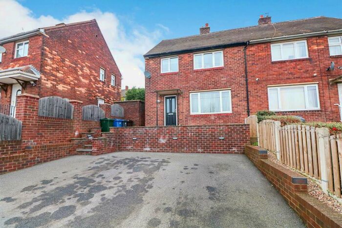 3 Bedroom Semi-Detached House For Sale In Lidgett Lane, Tankersley, Barnsley, S75