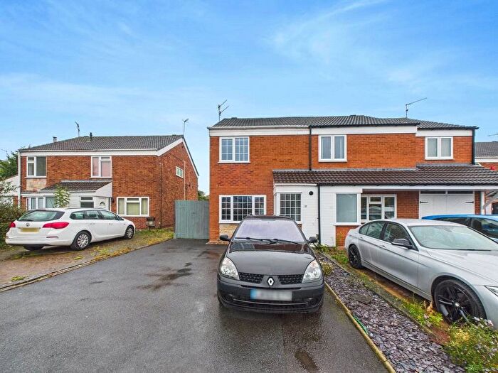 3 Bedroom Semi Detached House For Sale In Helford Close, Worcester, Worcestershire, WR5