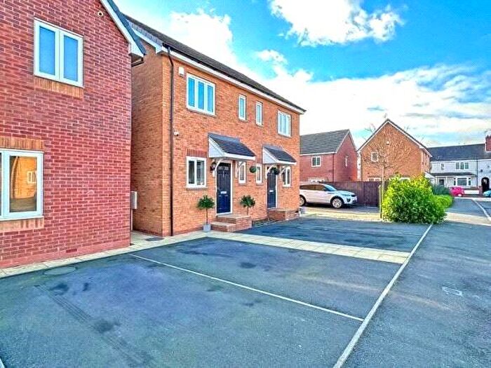 2 Bedroom House To Rent In Thomas Cox Wharf, Tipton, West Midlands, DY4