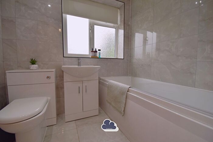 3 Bedroom Semi-Detached House For Sale In Bulkington, Bedworth, CV12