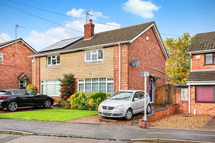 3 Bedroom Semi-detached House To Rent In Cronshaw Close, Didcot, OX11
