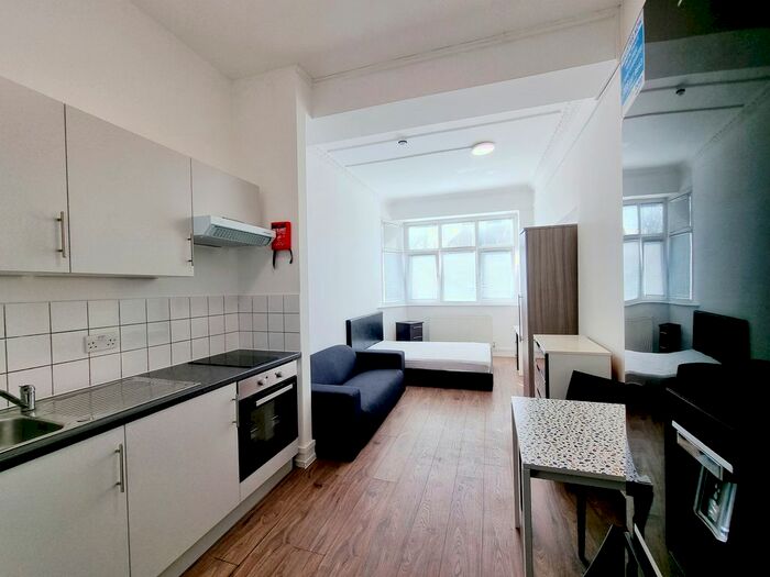 1 Bedroom Studio To Rent In Burnside Road, Becontree, Dagenham, RM8