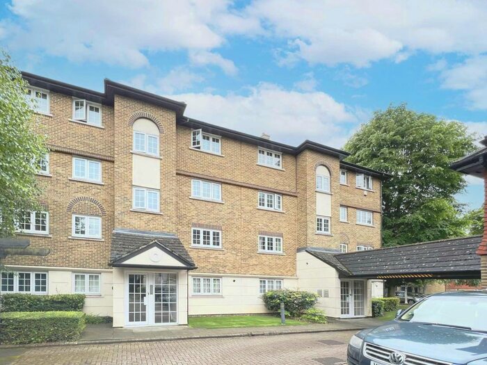 2 Bedroom Flat To Rent In Selhurst Close, London, SW19