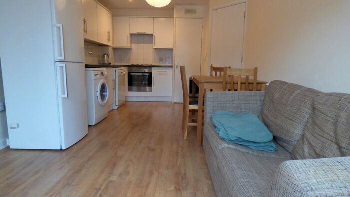2 Bedroom Flat To Rent In Rudloe Road, Clapham South, SW12