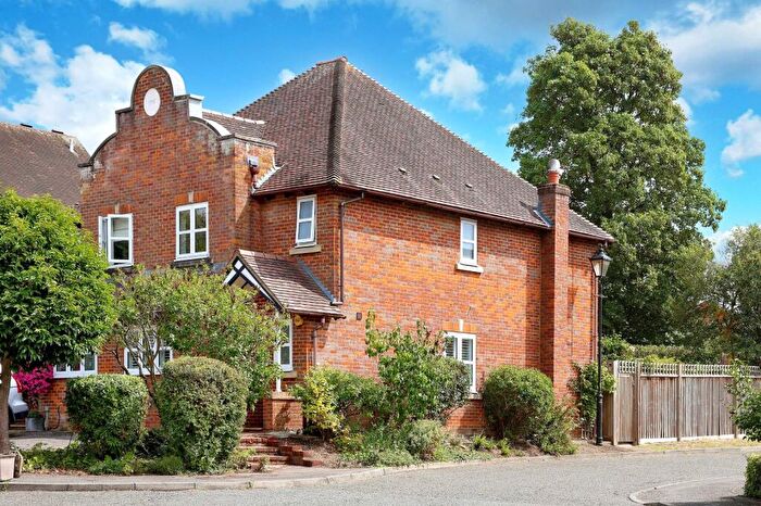 3 Bedroom Semi-Detached House For Sale In The Spinney, Beaconsfield, Buckinghamshire, HP9