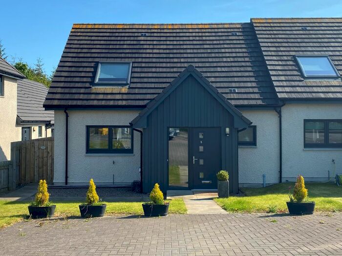 2 Bedroom End Of Terrace House For Sale In Aird View, Kirkhill, Inverness, IV5