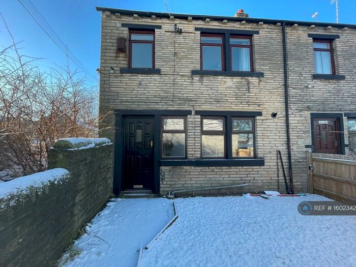 2 Bedroom Terraced House To Rent In Huddersfield Road, Wyke, Bradford, BD12