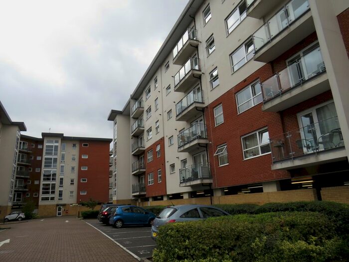 2 Bedroom Flat To Rent In Clarkson Court, Hatfield, AL10