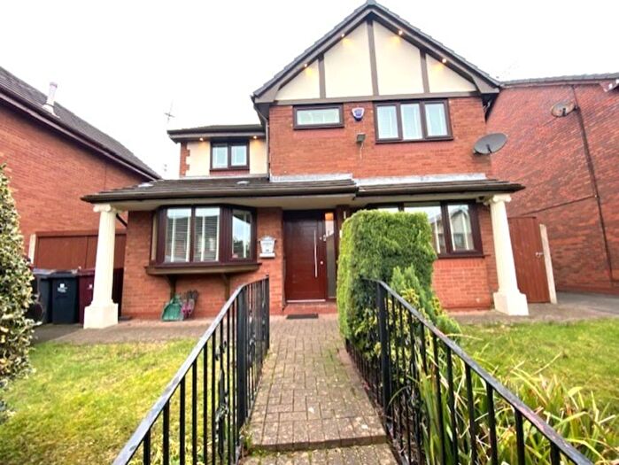 4 Bedroom Detached House For Sale In Silverstone Drive, Liverpool, L36