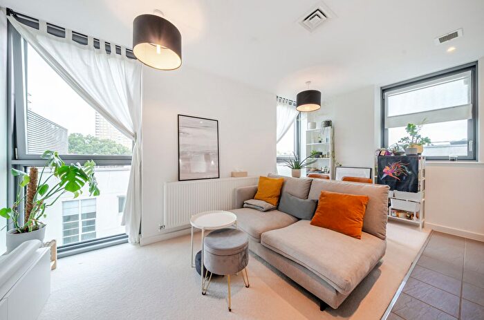 1 Bedroom Flat For Sale In Fable Apartments, C City Road, London, EC1V