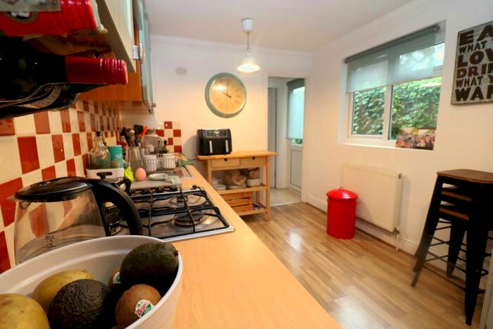 1 Bedroom Flat To Rent In Gillispie Road, London, N5
