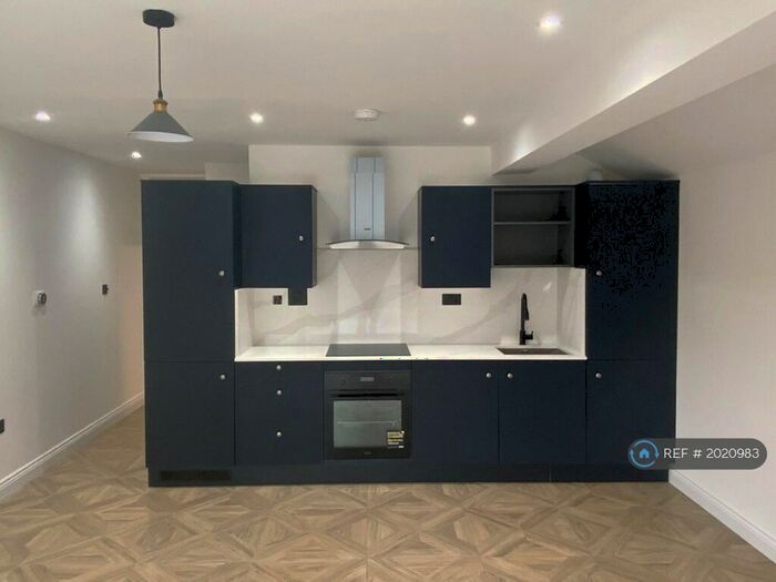 2 Bedroom Flat To Rent In Mount Pleasant Road, London, N17