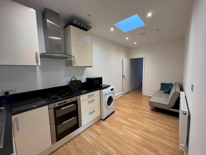 1 Bedroom Flat To Rent In Iver Lane, Iver, SL0