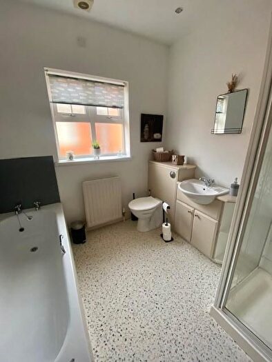 2 Bedroom Flat To Rent In Glenvale Park, Derry, BT48