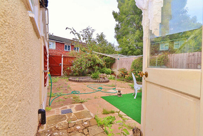 4 Bedroom Terraced House For Sale In Hailsham Road, Romford, Essex, RM3