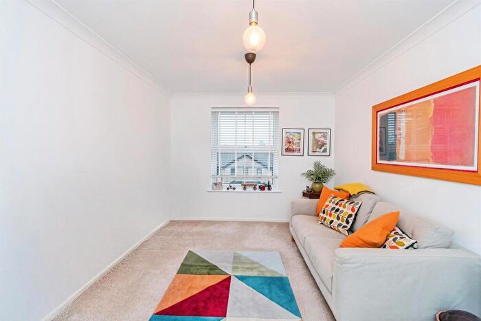 1 Bedroom Flat To Rent In Clifton Road, Regents Park, Southampton, SO15