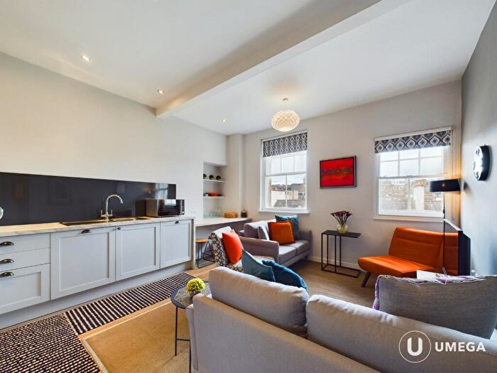 4 Bedroom Apartment To Rent In Tron Square, Old Town, Edinburgh, EH1