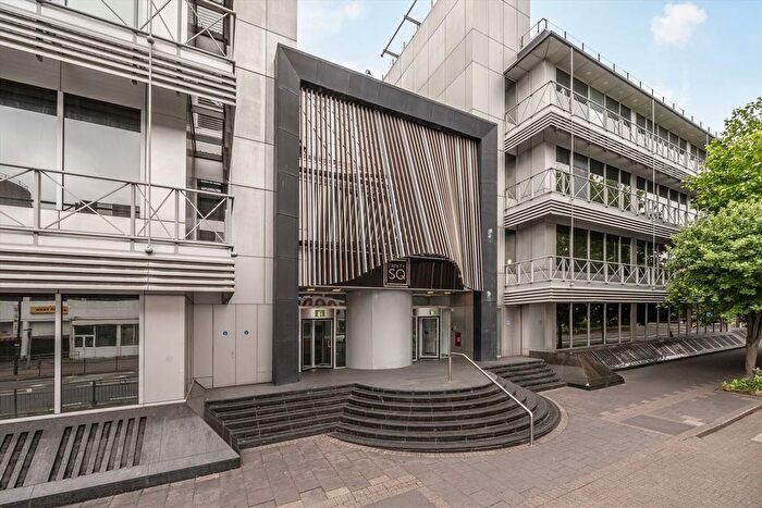 Studio For Sale In Staines Road, Hounslow, TW3