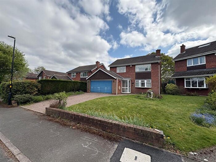 4 Bedroom Detached House For Sale In Corncrake Close, Sutton Coldfield, B72