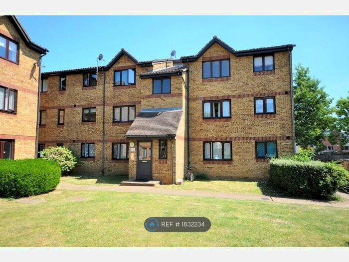 1 Bedroom Flat To Rent In Southwold Road, Watford, WD24