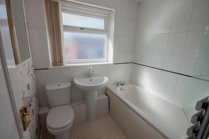 3 Bedroom End Of Terrace House To Rent In Avon Road, Burntwood, WS7