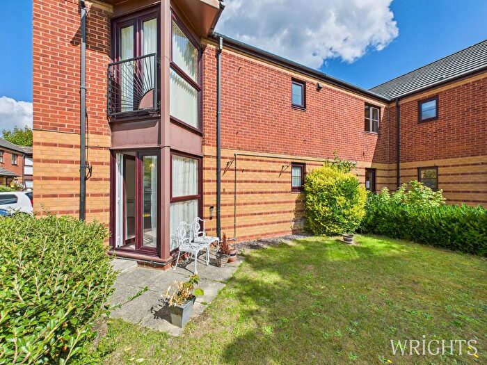 2 Bedroom Property For Sale In Roseacre Gardens, Welwyn Garden City, AL7