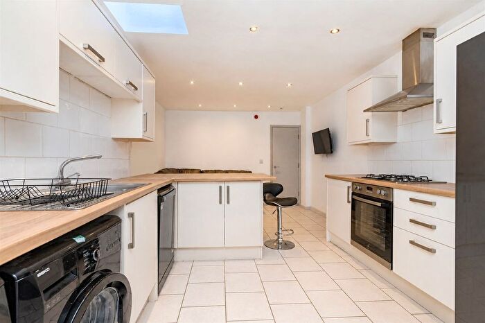 5 Bedroom Terraced House For Sale In Tiverton Road, Birmingham, B29