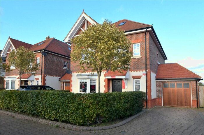 5 Bedroom Detached House To Rent In Kingshill Close, Bushey, Hertfordshire, WD23