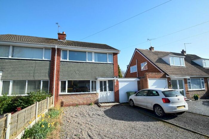4 Bedroom Semi-Detached House To Rent In Chetwynd Grove, Newport, TF10