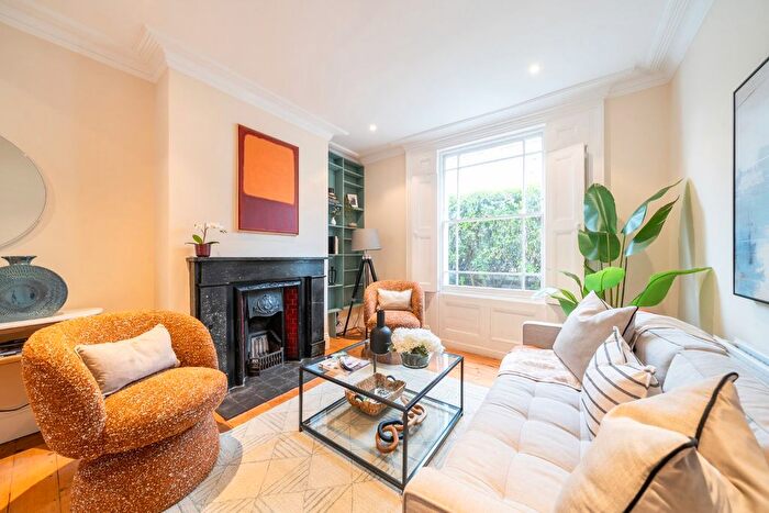 3 Bedroom Terraced House For Sale In Elm Park, London, SW2