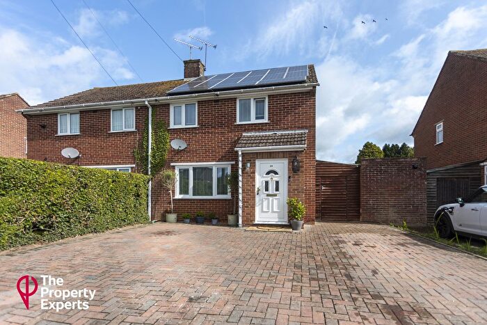 3 Bedroom Semi-Detached House For Sale In Hatford Road, Reading, RG30