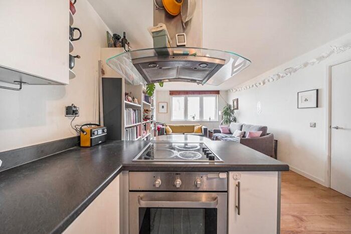 1 Bedroom Flat For Sale In Kinetica Apartments, Hackney, London, E8