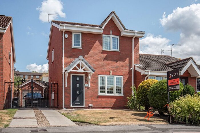 3 Bedroom Semi-Detached House For Sale In Spen View, Dewsbury Moor, Dewsbury, WF13
