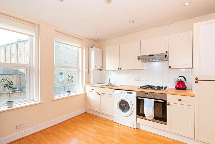 1 Bedroom Flat For Sale In Vaughan Road, London, SE5