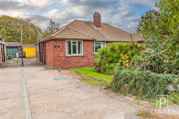 2 Bedroom Semi-Detached Bungalow For Sale In Walton Road, Frinton-On-Sea, CO13