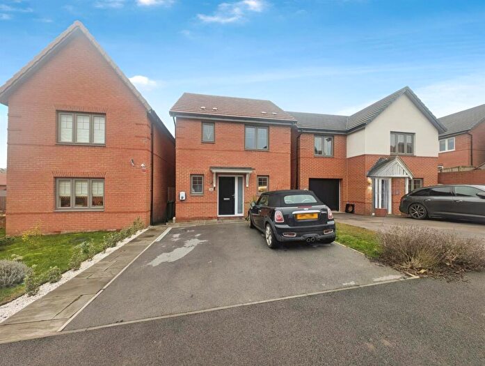 3 Bedroom Detached House For Sale In Heritage Street, Creswell, Worksop, S80