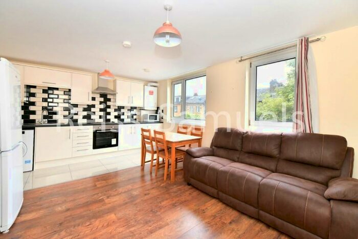 4 Bedroom Maisonette To Rent In Seyssel Street, Isle Of Dogs, London, E14