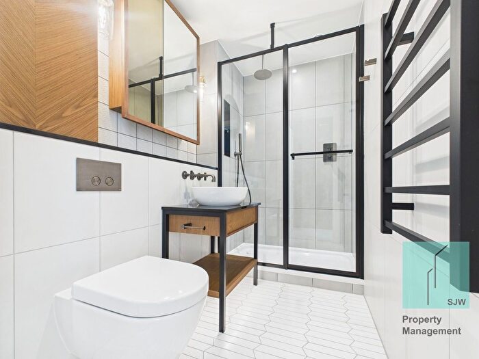 2 Bedroom Flat To Rent In Boxwood Gardens, London, E1W