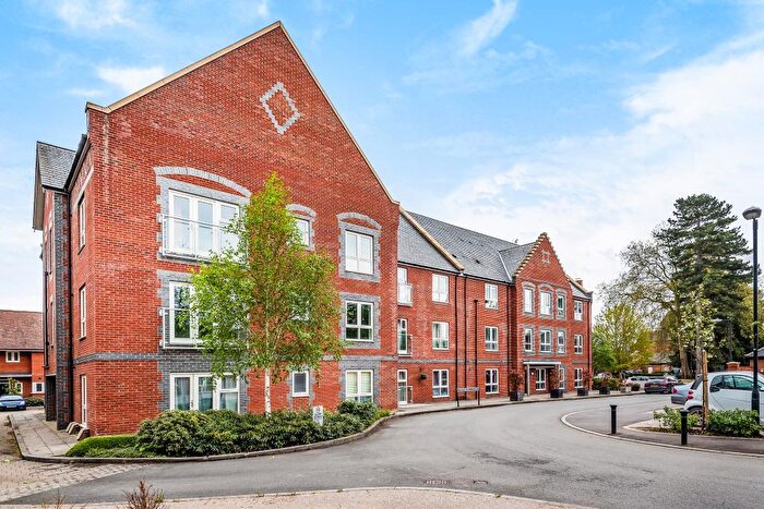 2 Bedroom Flat To Rent In Cholsey Meadows, South Oxfordshire, OX10