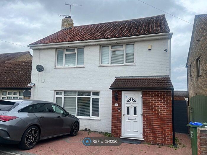 5 Bedroom Semi-Detached House To Rent In Detling Road, Erith, DA8