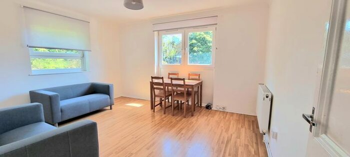 1 Bedroom Flat To Rent In Warrior Square, London, E12